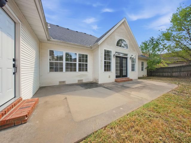 2511 N Skyview Lane Lane, Ozark, MO 65721