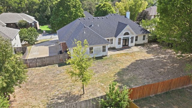 2511 N Skyview Lane Lane, Ozark, MO 65721