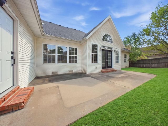 2511 N Skyview Lane Lane, Ozark, MO 65721