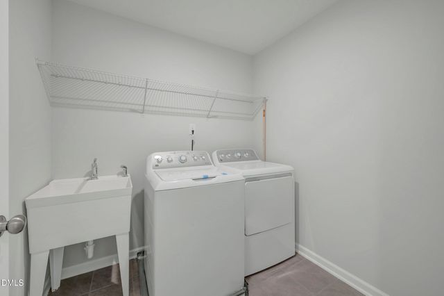 10031 Secluded Gdn Drive 161, Apex, NC 27523