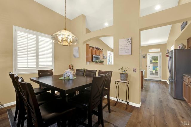 161 Currant Ln, Vacaville, CA 95687