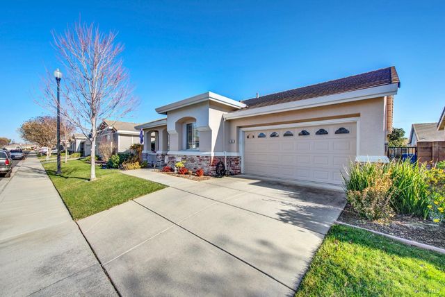 161 Currant Ln, Vacaville, CA 95687