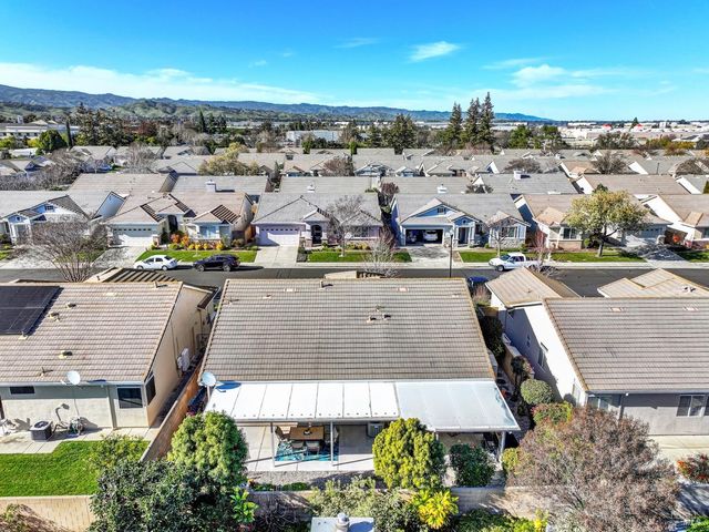 161 Currant Ln, Vacaville, CA 95687