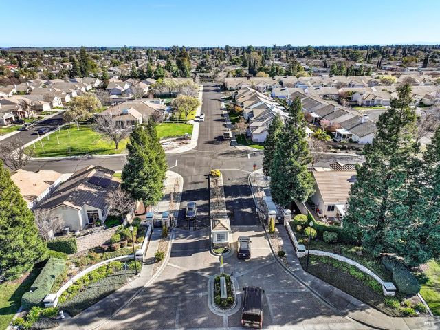 161 Currant Ln, Vacaville, CA 95687