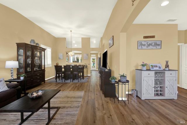 161 Currant Ln, Vacaville, CA 95687