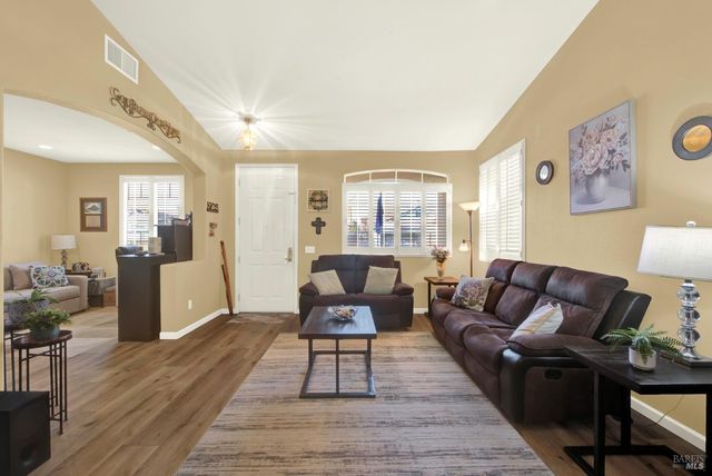 161 Currant Ln, Vacaville, CA 95687