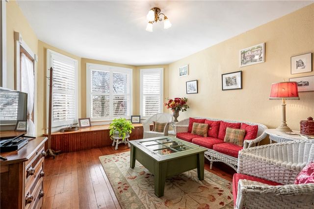 174 Spring Street, Eureka Springs, AR 72632