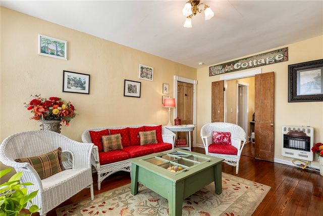 174 Spring Street, Eureka Springs, AR 72632