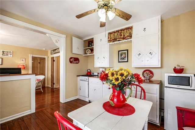 174 Spring Street, Eureka Springs, AR 72632