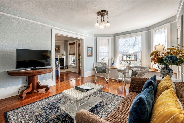 174 Spring Street, Eureka Springs, AR 72632