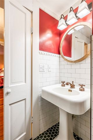 174 Spring Street, Eureka Springs, AR 72632