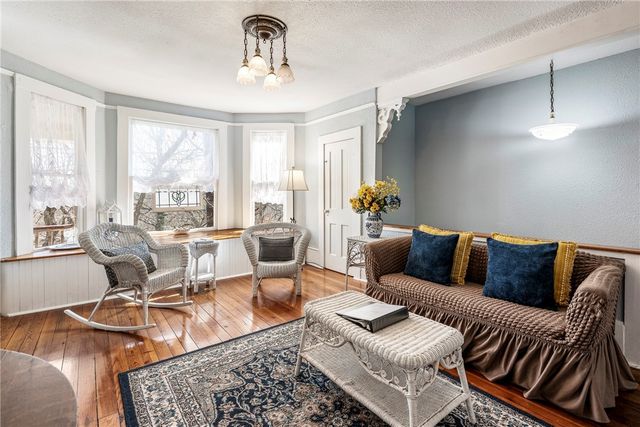 174 Spring Street, Eureka Springs, AR 72632