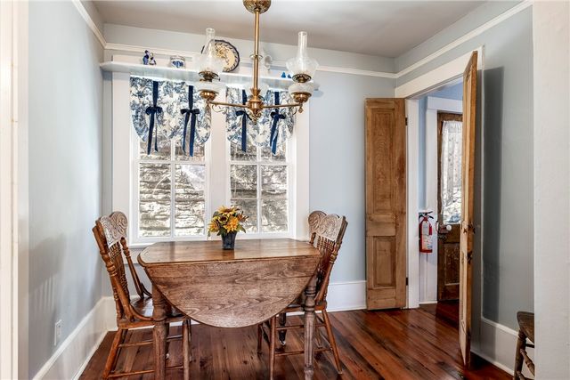 174 Spring Street, Eureka Springs, AR 72632