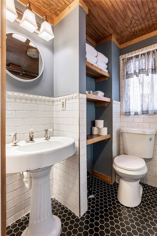 174 Spring Street, Eureka Springs, AR 72632