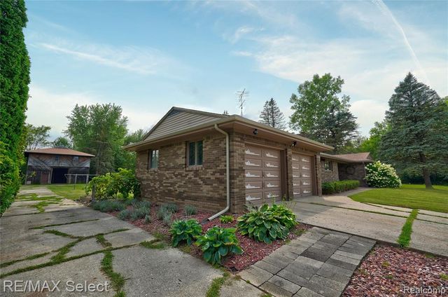 11080 Lapeer Road, Davison, MI 48423
