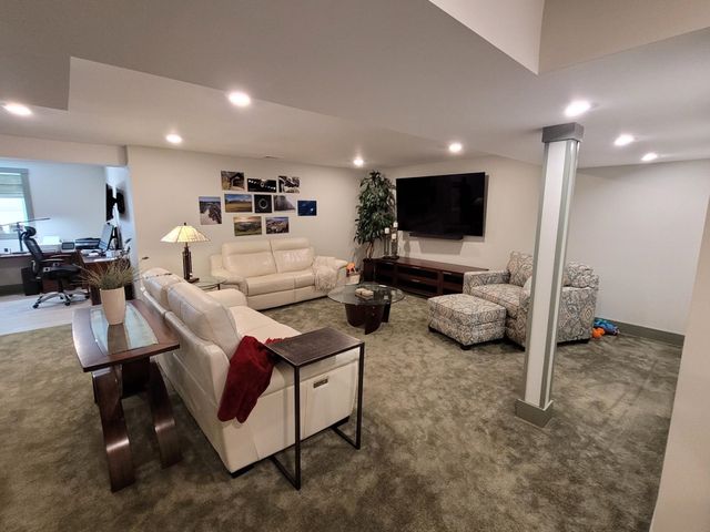 638 Vale Drive, South Burlington, VT 05403