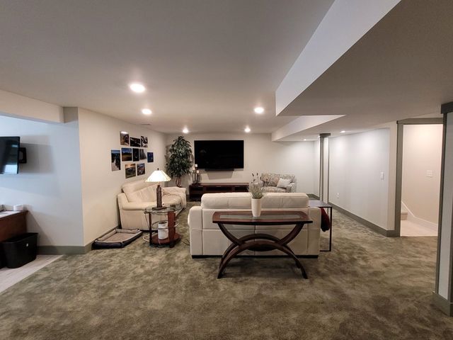 638 Vale Drive, South Burlington, VT 05403