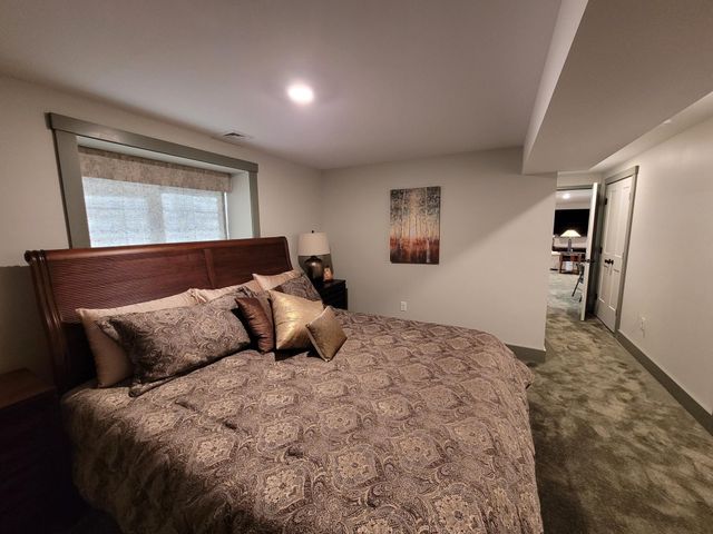 638 Vale Drive, South Burlington, VT 05403