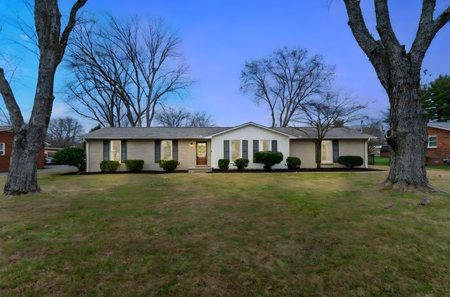 818 Chrisman Dr, Franklin, TN 37064