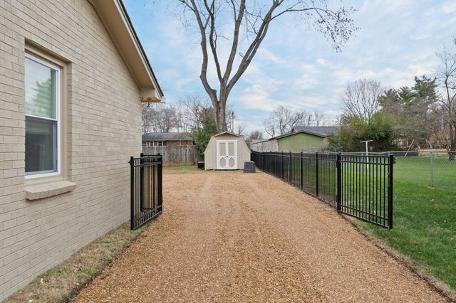 818 Chrisman Dr, Franklin, TN 37064