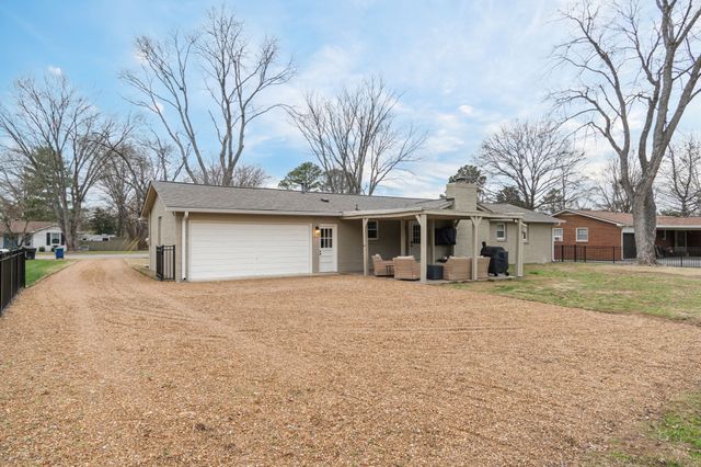 818 Chrisman Dr, Franklin, TN 37064