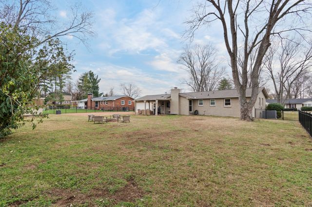 818 Chrisman Dr, Franklin, TN 37064