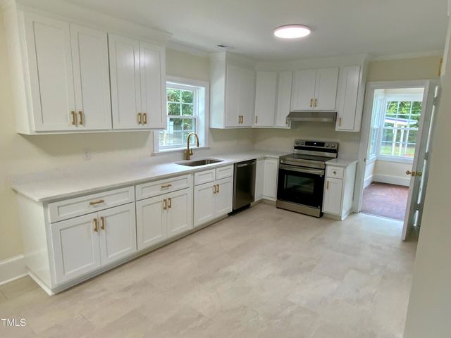 1101 W Divine Street, Dunn, NC 28334