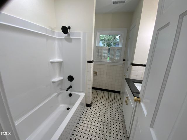 1101 W Divine Street, Dunn, NC 28334