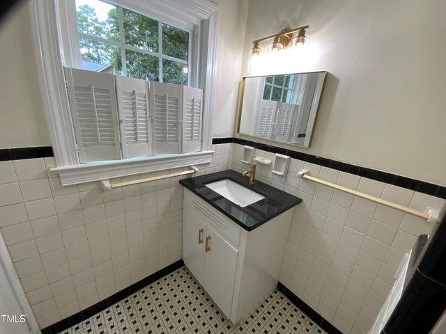 1101 W Divine Street, Dunn, NC 28334