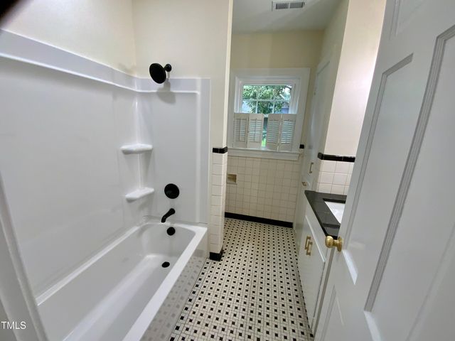 1101 W Divine Street, Dunn, NC 28334