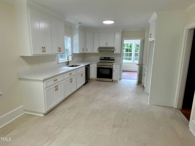 1101 W Divine Street, Dunn, NC 28334