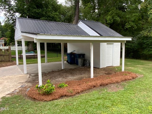 1101 W Divine Street, Dunn, NC 28334