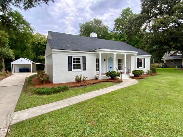 1101 W Divine Street, Dunn, NC 28334
