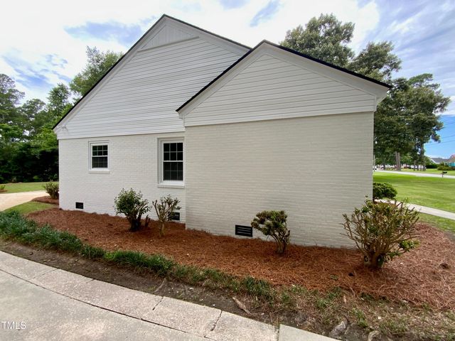 1101 W Divine Street, Dunn, NC 28334