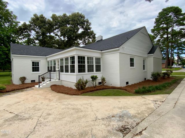 1101 W Divine Street, Dunn, NC 28334