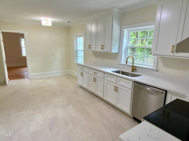 1101 W Divine Street, Dunn, NC 28334