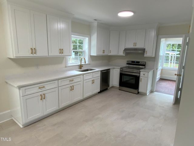 1101 W Divine Street, Dunn, NC 28334