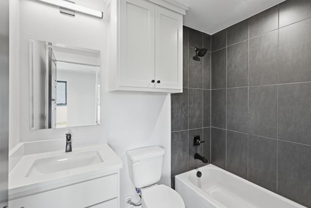 4004 Gallivant Drive, Granbury, TX 76049