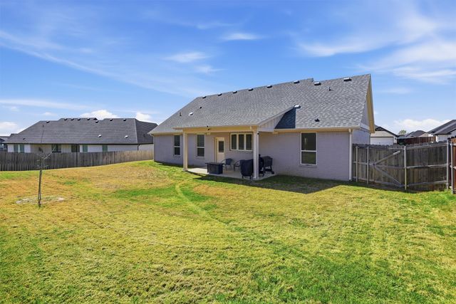 4004 Gallivant Drive, Granbury, TX 76049