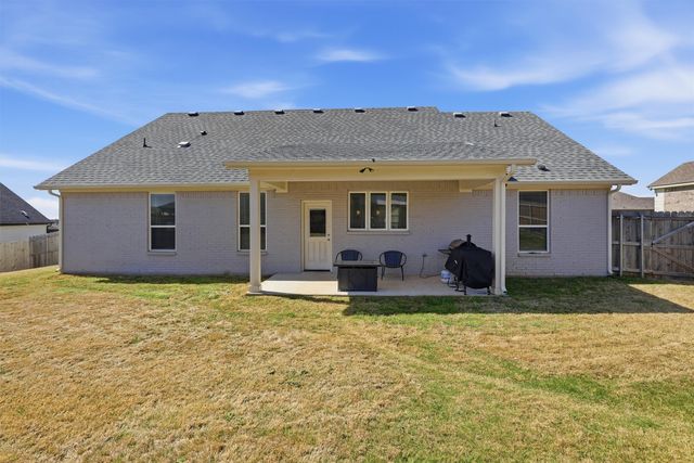 4004 Gallivant Drive, Granbury, TX 76049