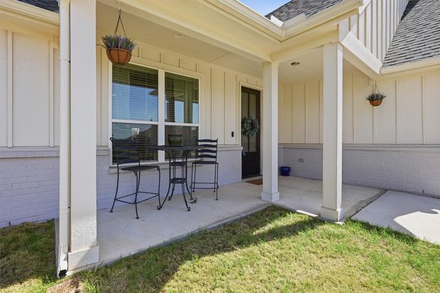 4004 Gallivant Drive, Granbury, TX 76049