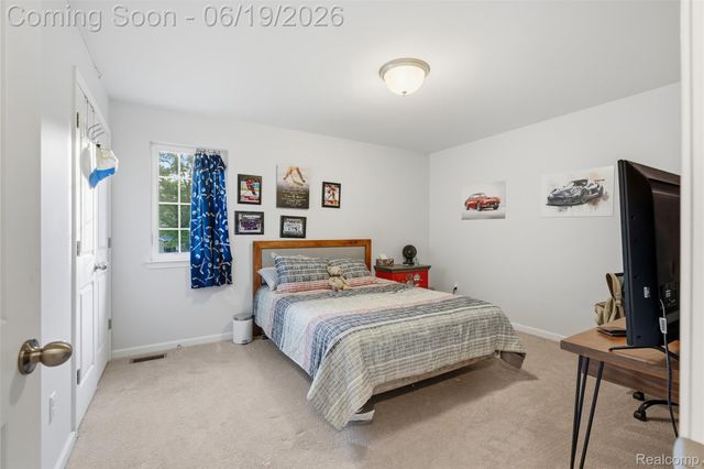 9001 Van Dusen Court, Green Oak Township, MI 48178