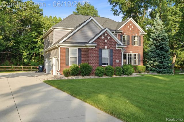 9001 Van Dusen Court, Green Oak Township, MI 48178