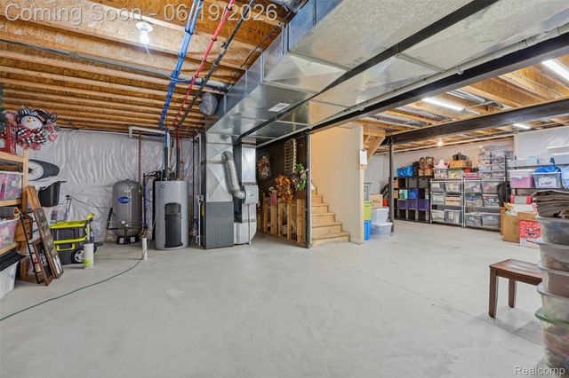 9001 Van Dusen Court, Green Oak Township, MI 48178