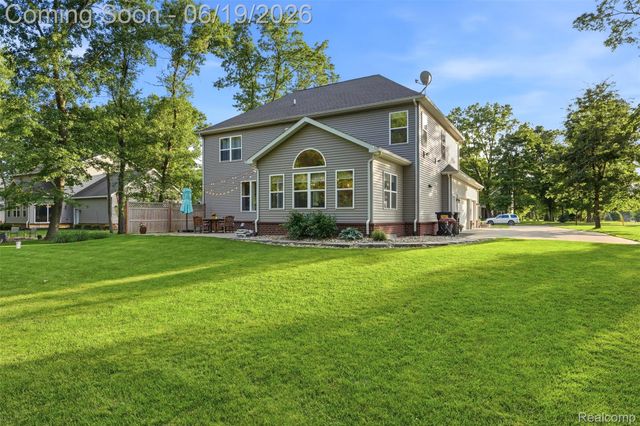 9001 Van Dusen Court, Green Oak Township, MI 48178