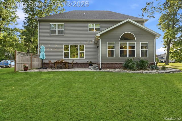 9001 Van Dusen Court, Green Oak Township, MI 48178