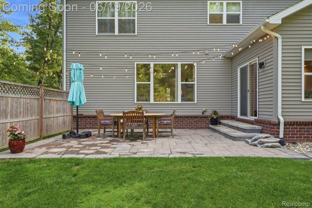 9001 Van Dusen Court, Green Oak Township, MI 48178