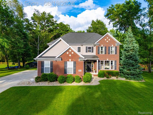 9001 Van Dusen Court, Green Oak Township, MI 48178
