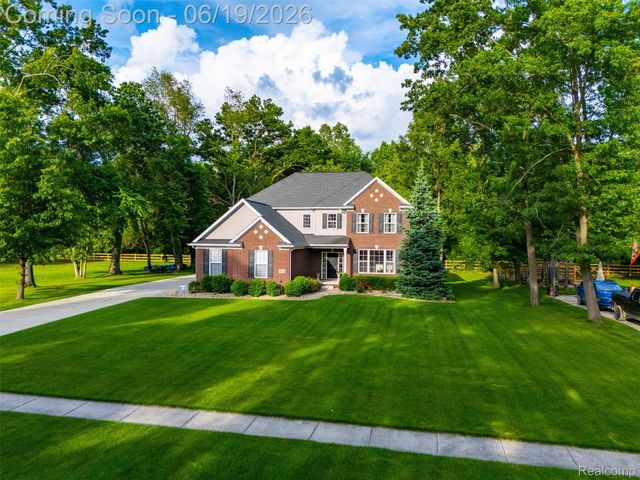 9001 Van Dusen Court, Green Oak Township, MI 48178