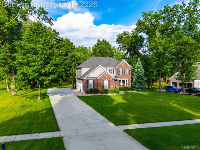 9001 Van Dusen Court, Green Oak Township, MI 48178